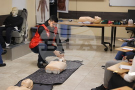 Център за обучение по първа долекарска помощ - симулационни очила