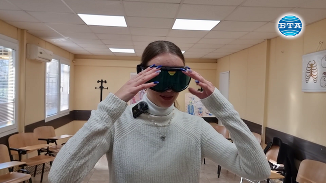 Симулационни очила показват на кандидат-шофьорите какво е да седнеш зад волана под въздействието на алкохол или канабис