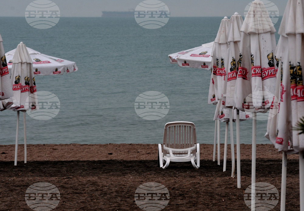 Бургас - плаж - дъждовно време
