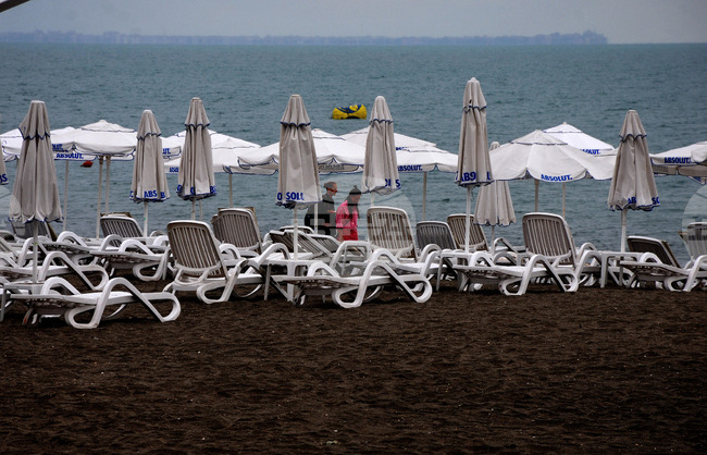 Бургас - плаж - дъждовно време