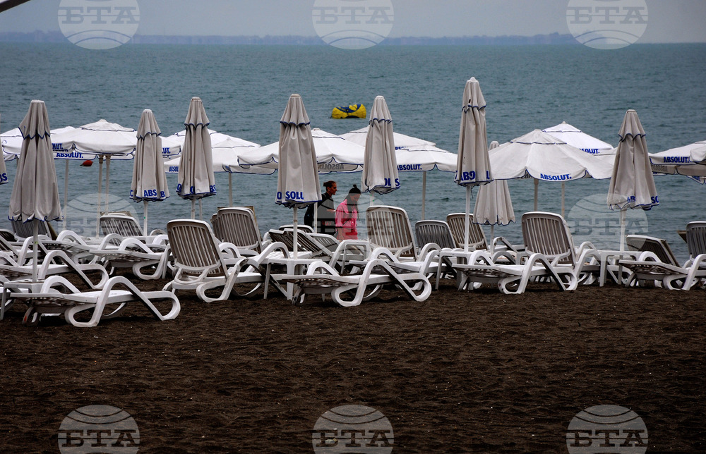 Бургас - плаж - дъждовно време