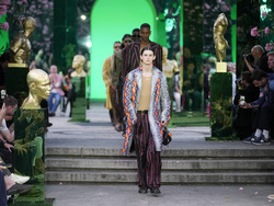 Italy Fashion Versace Mens SS 23
