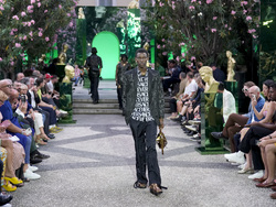 Italy Fashion Versace Mens SS 23