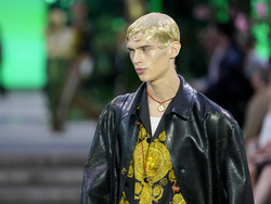 Italy Fashion Versace Mens SS 23