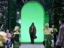 Italy Fashion Versace Mens SS 23