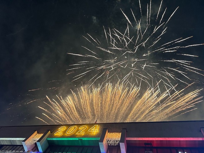 Русе посрещна 2024 г. със зрелищен концерт и много настроение