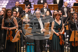 Празничен новогодишен концерт