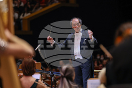 Празничен новогодишен концерт