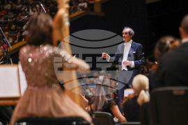 Празничен новогодишен концерт