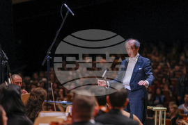 Празничен новогодишен концерт