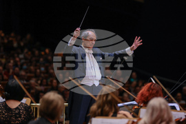 Празничен новогодишен концерт