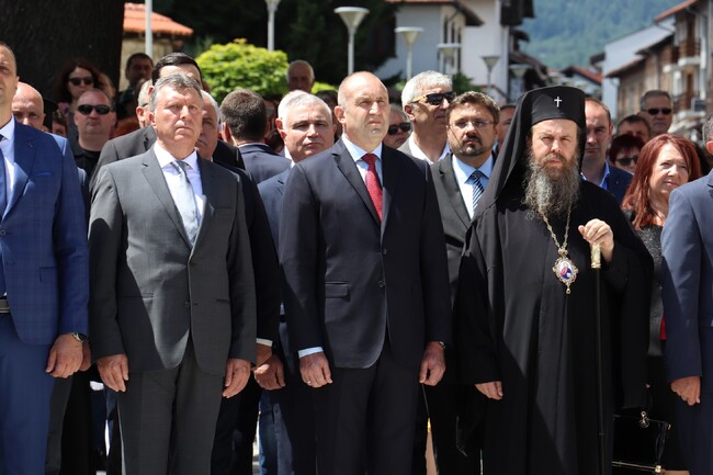  Президентът Румен Радев: Мисията на Паисий Хилендарски бе да разпали искрата на знанието и да върне самочувствието ни като народ със славна история, която трябва да помним и пазим