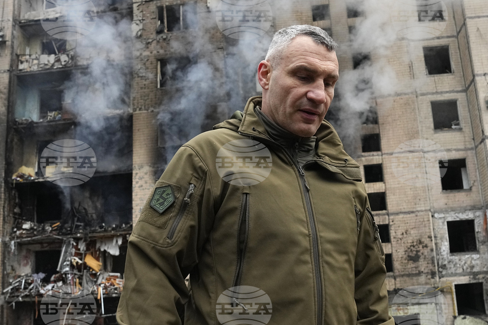 Руска атака с дронове срещу Киев уби най-малко двама души и предизвиква пожари 