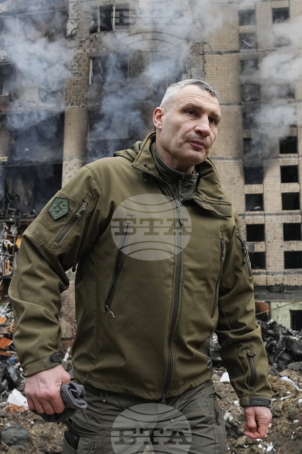 Киев стана обект на необичайна руска въздушна атака посред бял ден, съобщи кметът Кличко