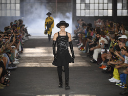 Italy Fashion Moschino Mens SS 23