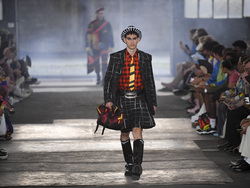 Italy Fashion Moschino Mens SS 23