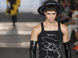Italy Fashion Moschino Mens SS 23