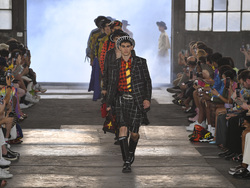 Italy Fashion Moschino Mens SS 23