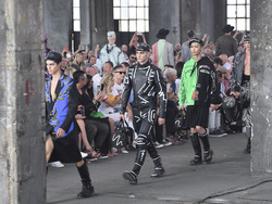 Italy Fashion Moschino Mens SS 23
