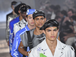 Italy Fashion Moschino Mens SS 23