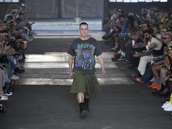 Italy Fashion Moschino Mens SS 23