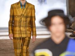 Italy Fashion Moschino Mens SS 23