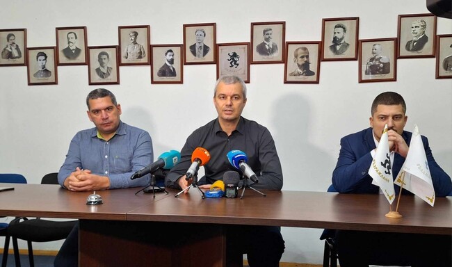 Костадин Костадинов: Правителството на сглобката разпространява дезинформация, докато ни превръща в бежански лагер 