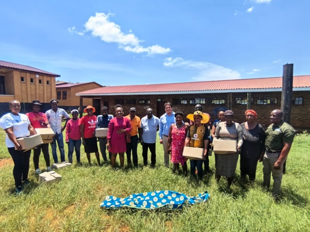 Bulgarian Embassy in Pretoria Donates Food Products to Needy Families in Mbuzini Vllage