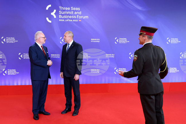 Латвия - Румен Радев - Три морета