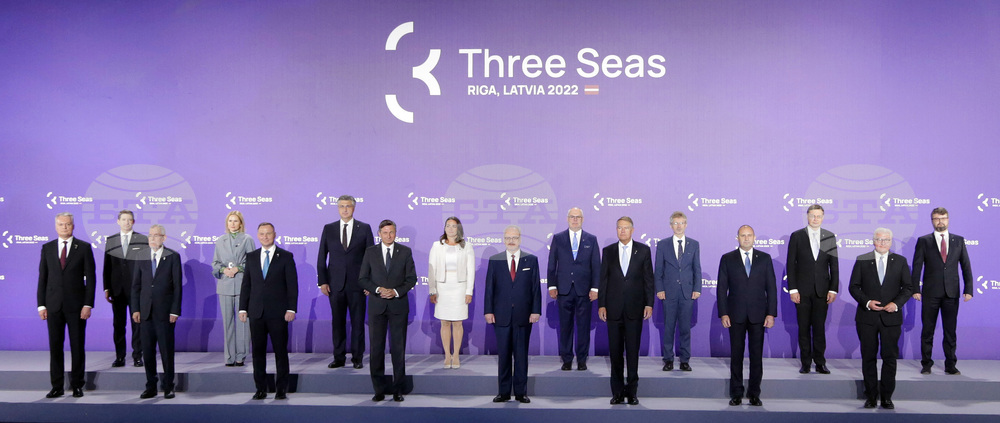 Латвия - Румен Радев - Три морета