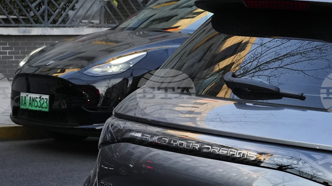 Би Уай Ди е напът да изпревари „Тесла“ на пазара на електромобили тази година, прогнозират анализатори