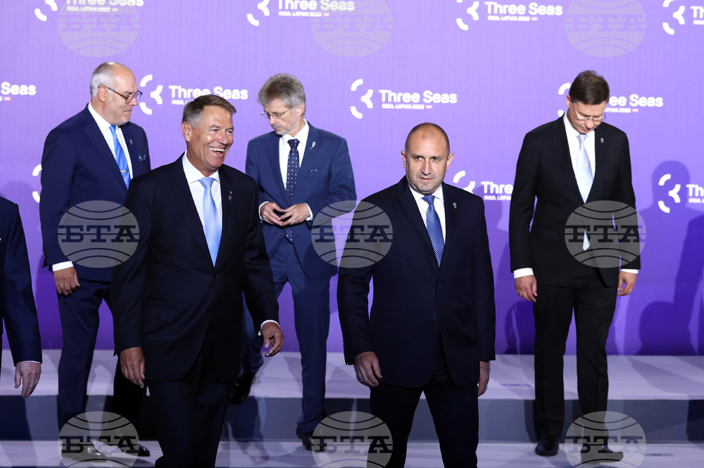 Латвия - Румен Радев - Три морета