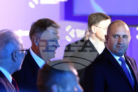 Латвия - Румен Радев - Три морета