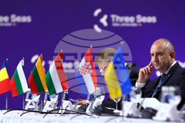 Латвия - Румен Радев - Три морета