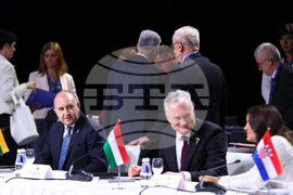 Латвия - Румен Радев - Три морета