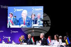 Латвия - Румен Радев - Три морета