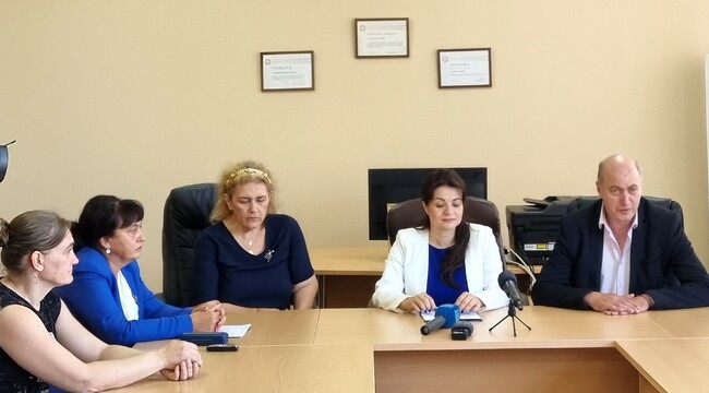 Първите видински студенти в специалността „Здравни грижи” в Русенския университет подписаха договор за бъдеща работа с МБАЛ „Св. Петка“