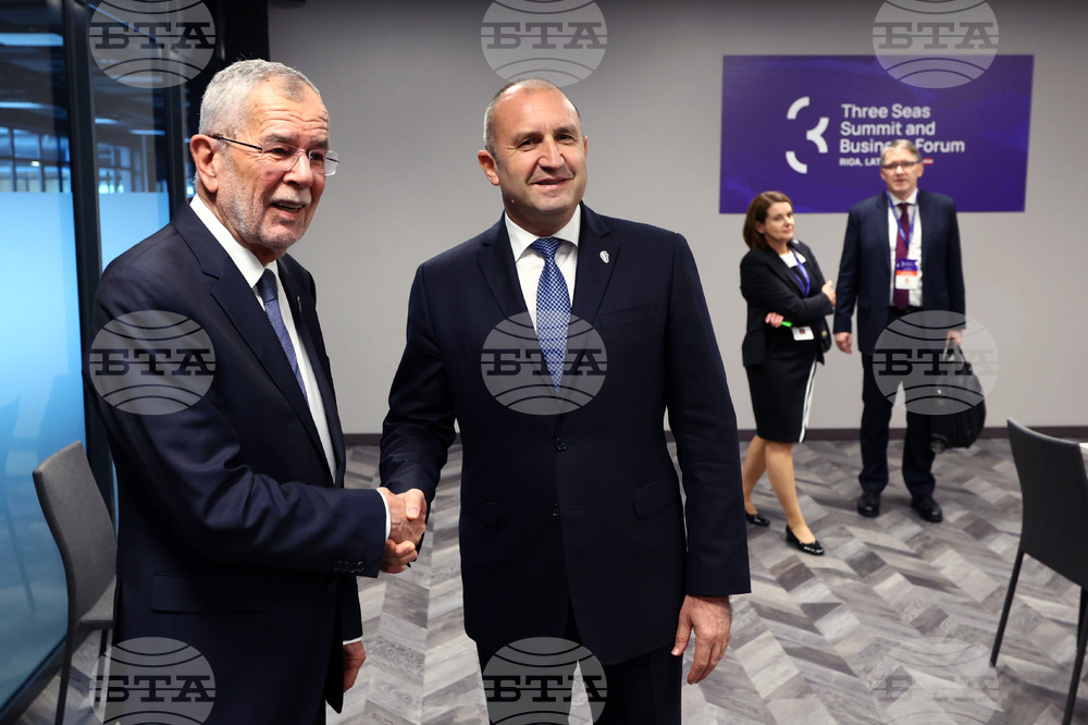 Латвия - Румен Радев - Александър Ван дер Белен - среща