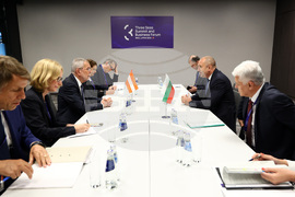 Латвия - Румен Радев - Александър Ван дер Белен - среща