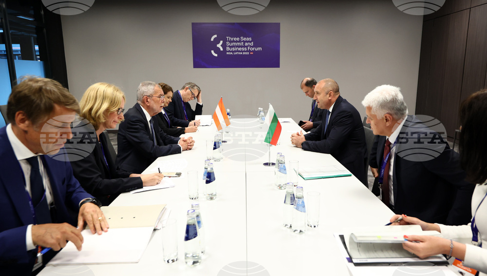 Латвия - Румен Радев - Александър Ван дер Белен - среща