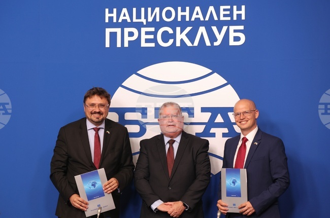 Национален пресклуб - БТА - Tazpit Press Service - споразумение - подписване