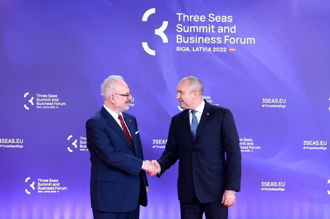 Президентът в Рига: България трябва да използва много по-ефективно международните инициативи и инструменти, за да се утвърждава на инвестиционната карта на Европа