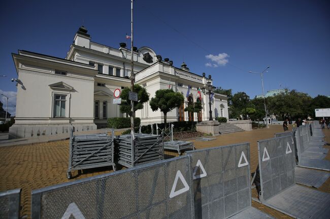 Единадесет уведомления за провеждане на протести на пл. "Народно събрание" в периода 21-23 юни са получени в Столична община