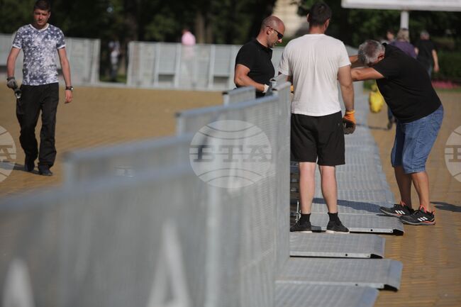 Народно събрание - ограда - монтаж