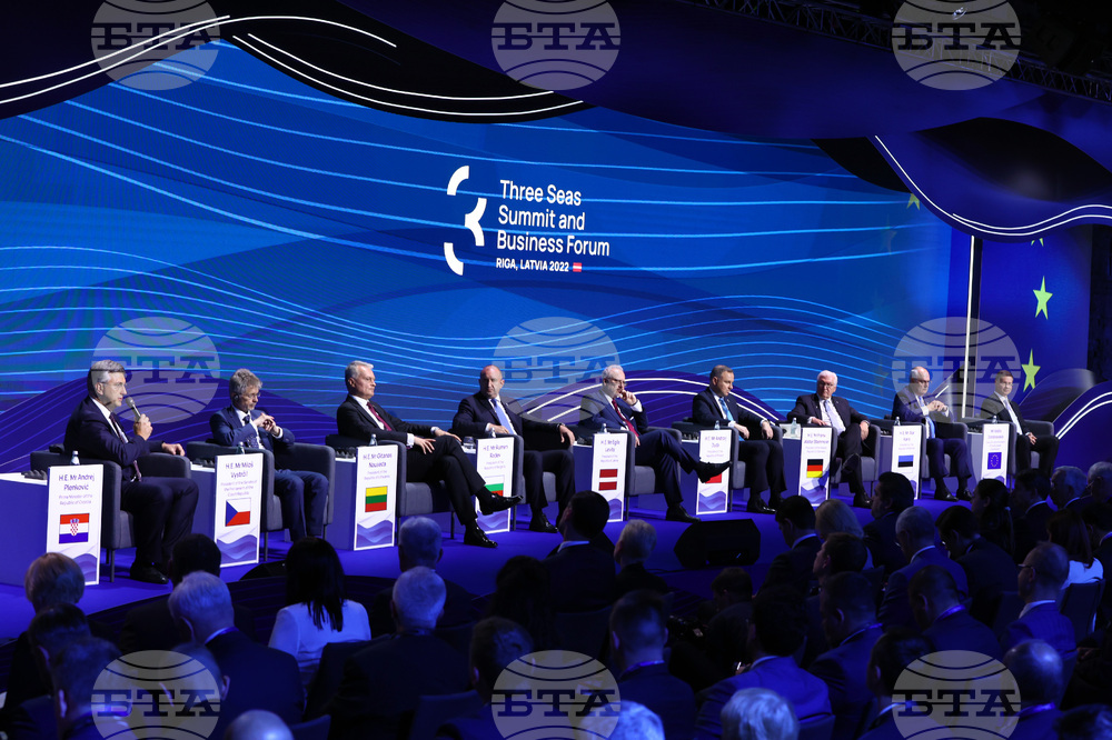 Латвия - Румен Радев - Три морета - дискусия