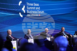 Латвия - Румен Радев - Три морета - дискусия