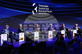 Латвия - Румен Радев - Три морета - дискусия