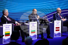 Латвия - Румен Радев - Три морета - дискусия