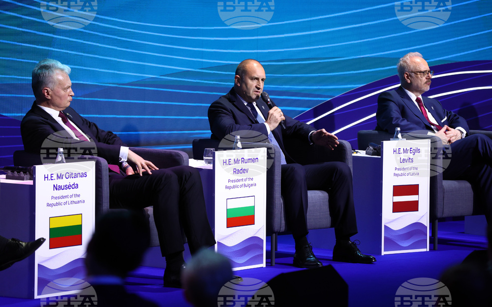 Латвия - Румен Радев - Три морета - дискусия