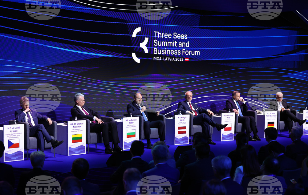 Латвия - Румен Радев - Три морета - дискусия